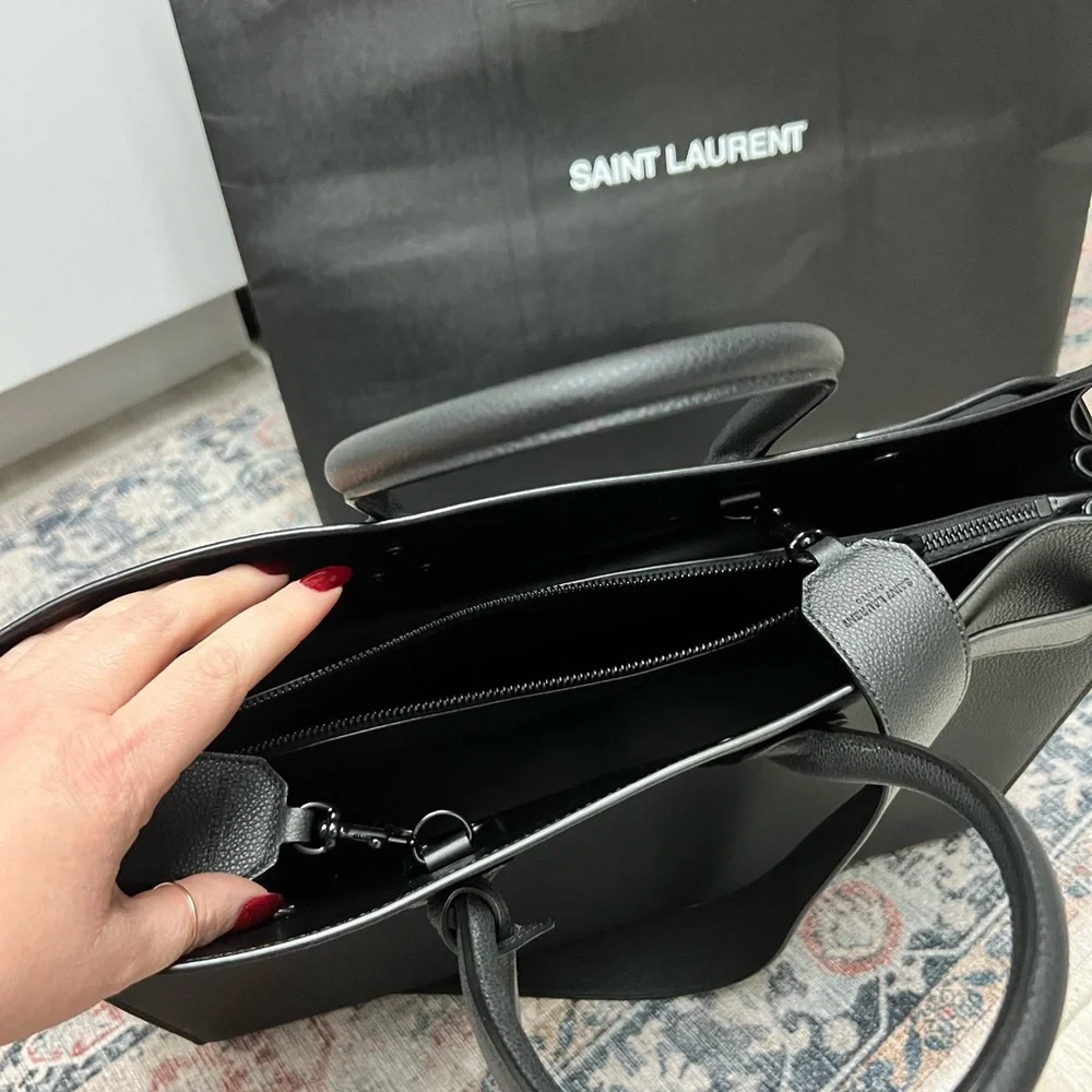 SAINT LAURENT Sac du Jour (Large in Grained Leather) - Picture 9 of 13